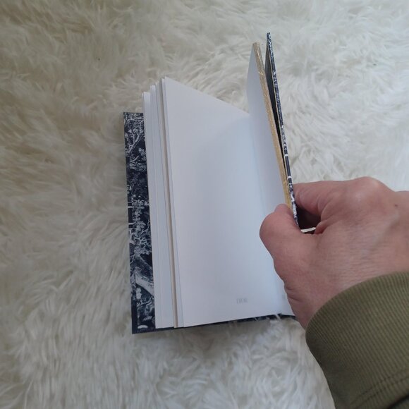 NEW! Christian Dior Blue & White Toile de Jouy Motif Unlined Notebook - Picture 4 of 5